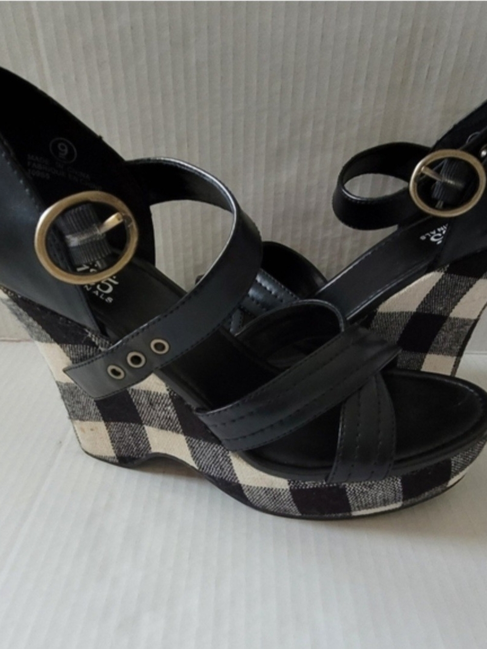 ๐ 2/$40 Black Plaid Platform Wedge Sandals